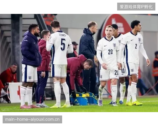 英格兰队在世界杯前的最后集训中遭遇人员不整，球员身体状况为世界杯前景蒙上阴影